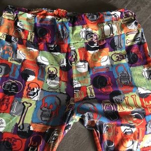 Lularoe TC skull pattern leggings